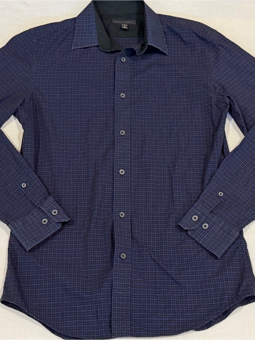 Banana Republic Button Down Men’s Sz Small Navy Blue Black Plaid Dress Shirt